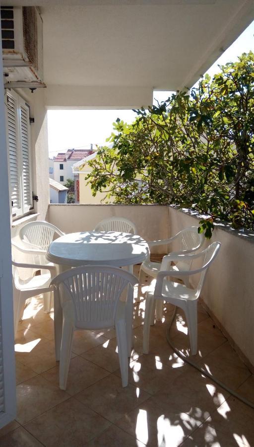 Apartments Loina Novalja Extérieur photo
