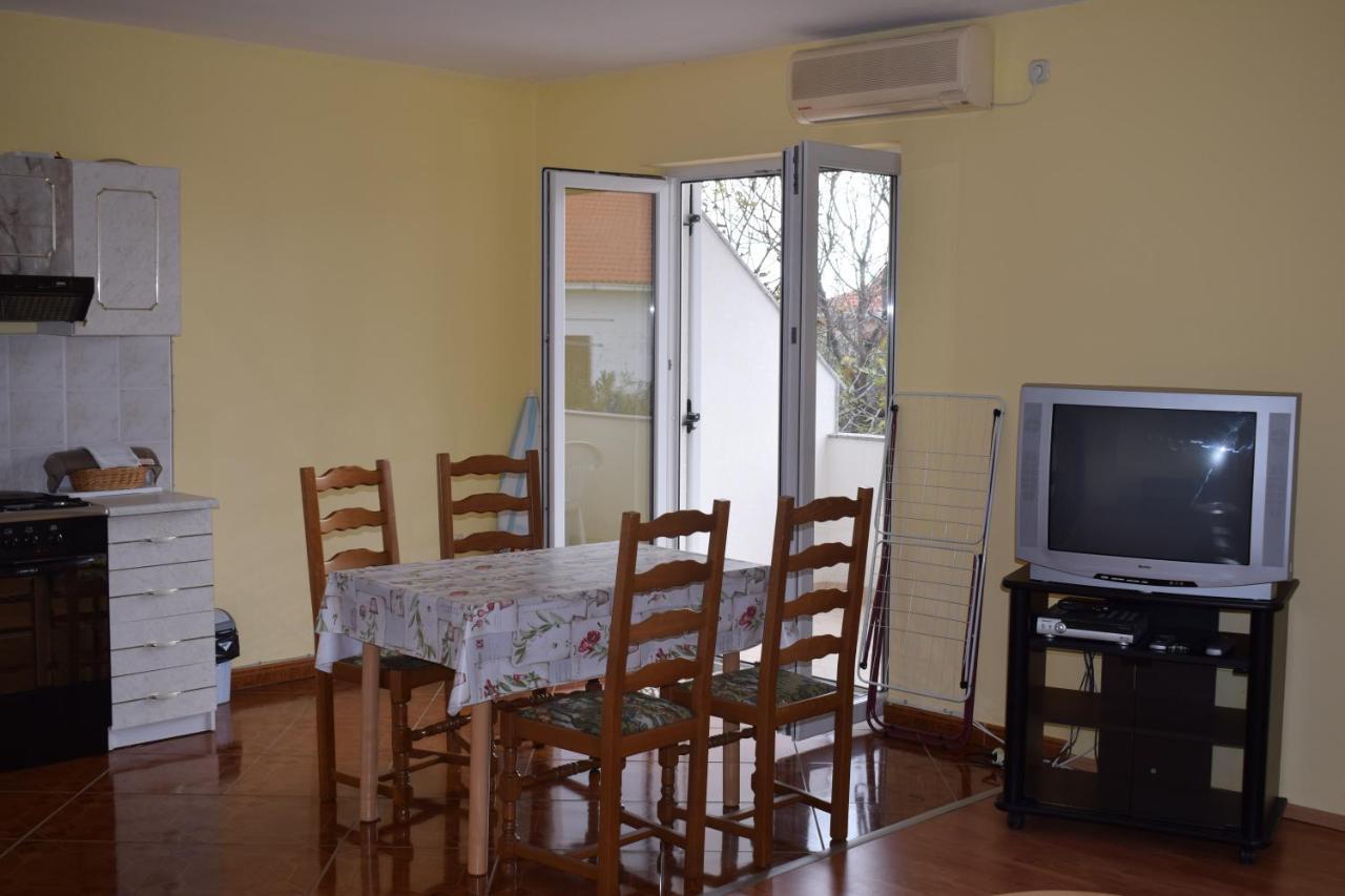 Apartments Loina Novalja Extérieur photo