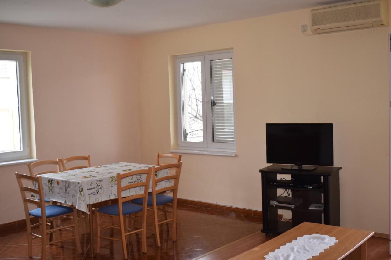 Apartments Loina Novalja Extérieur photo